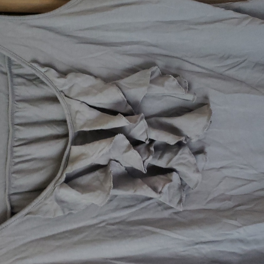Garnet Hill, top with ruffles, size M - Picture 2 of 4